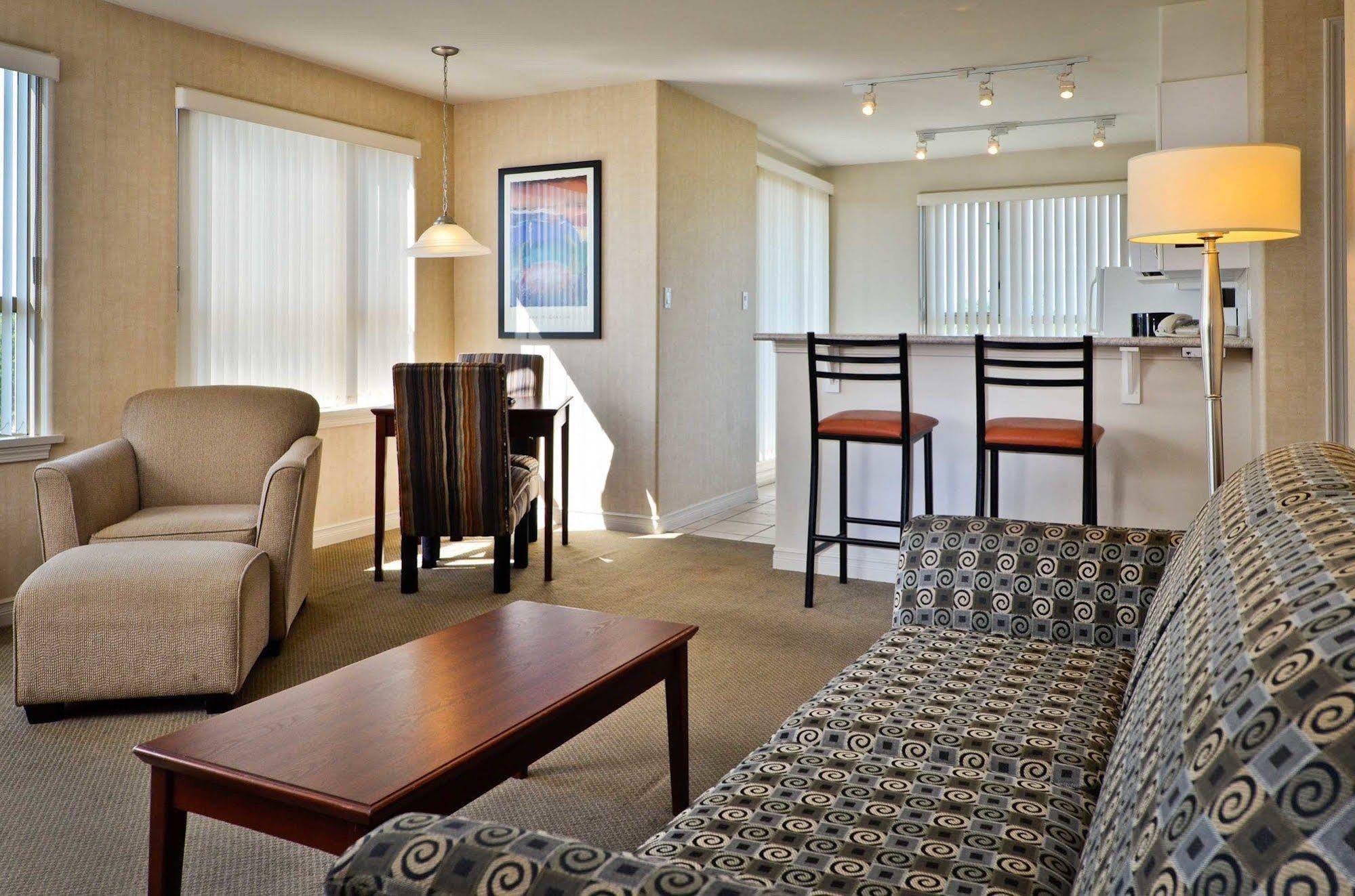Sandman Suites Surrey - Guildford Eksteriør billede